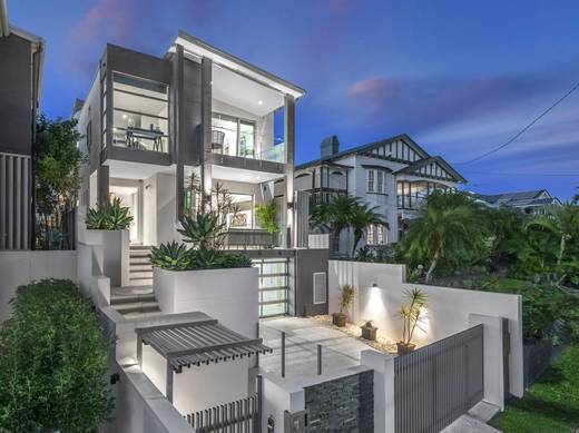 Brisbane Tops Luxury Property