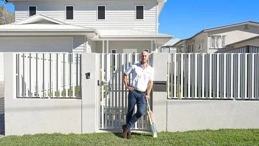 Cricketer Chris Lynn throws in luxury car to sell home (2)