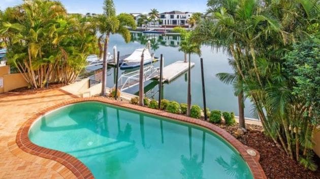 Clive Palmer lists two mansions for sale