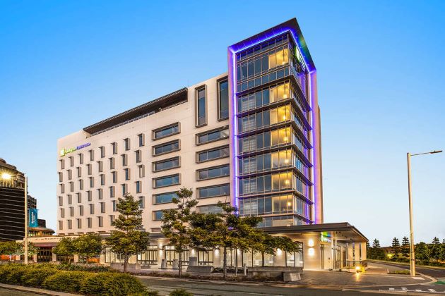 Australia's first ever Holiday Inn Express & Suites Sunshine Coast, IHG Hotel
