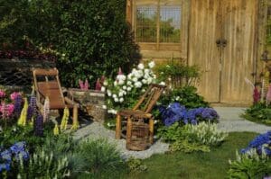 Tips To Help You Decorate Your Yard
