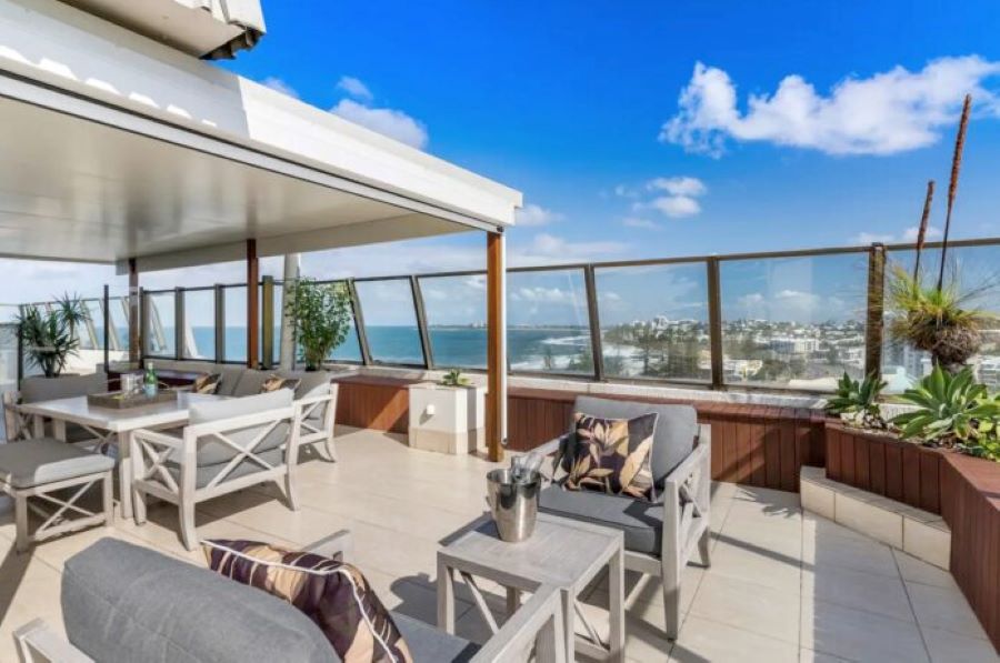 Luxury penthouse sold for a beachside suburb record price.