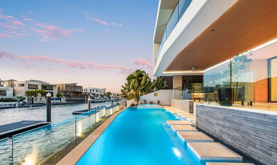51 Knightsbridge Parade East, Sovereign Islands has sold for $7.85 million.