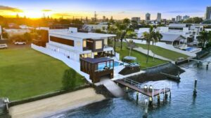 38 Amalfi Dr, Surfers Paradise has sold in a $6m deal.