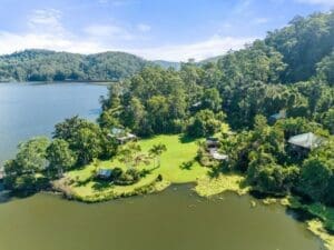 The treehouse resort - Secrets on the Lake is for sale